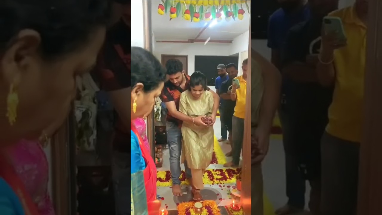 जवादेंच्या घरात अमृताचा गृहप्रवेश😍 #amrutadeshmukh #prasadjawade #gruhpravesh #shorts #trending
