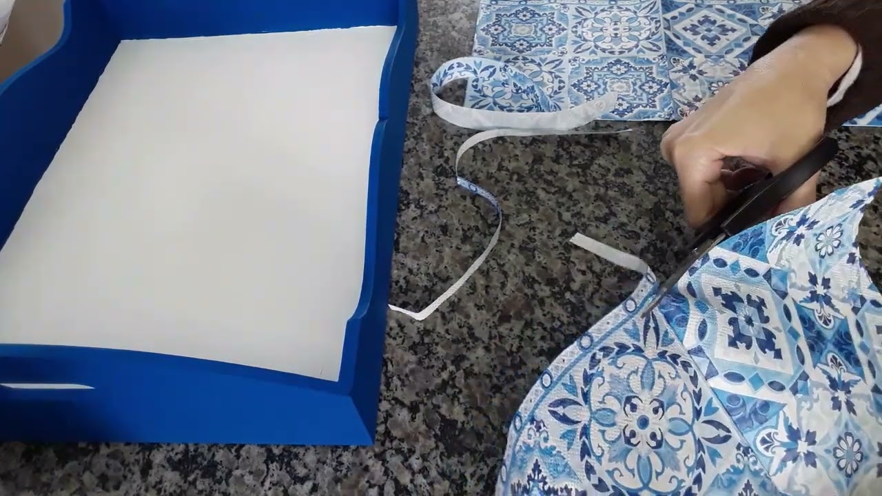 DIY DECOUPAGE EM BANDEJA DE MDF! IDEIA FÁCIL PARA DECORAR!