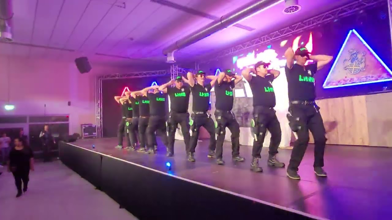 Männerballett 2024    SWAT Team     Lahneburger Highlander