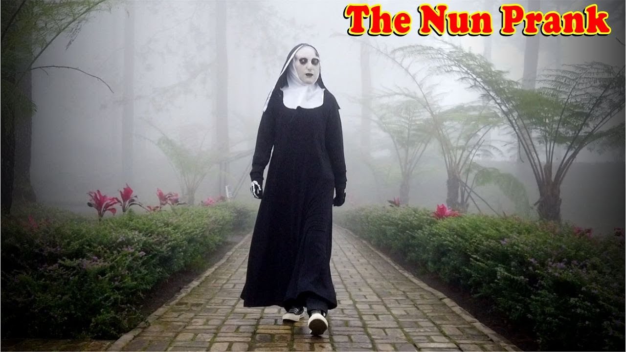 Valak menakutkan tapi lucu..!! The NUN Prank kocak