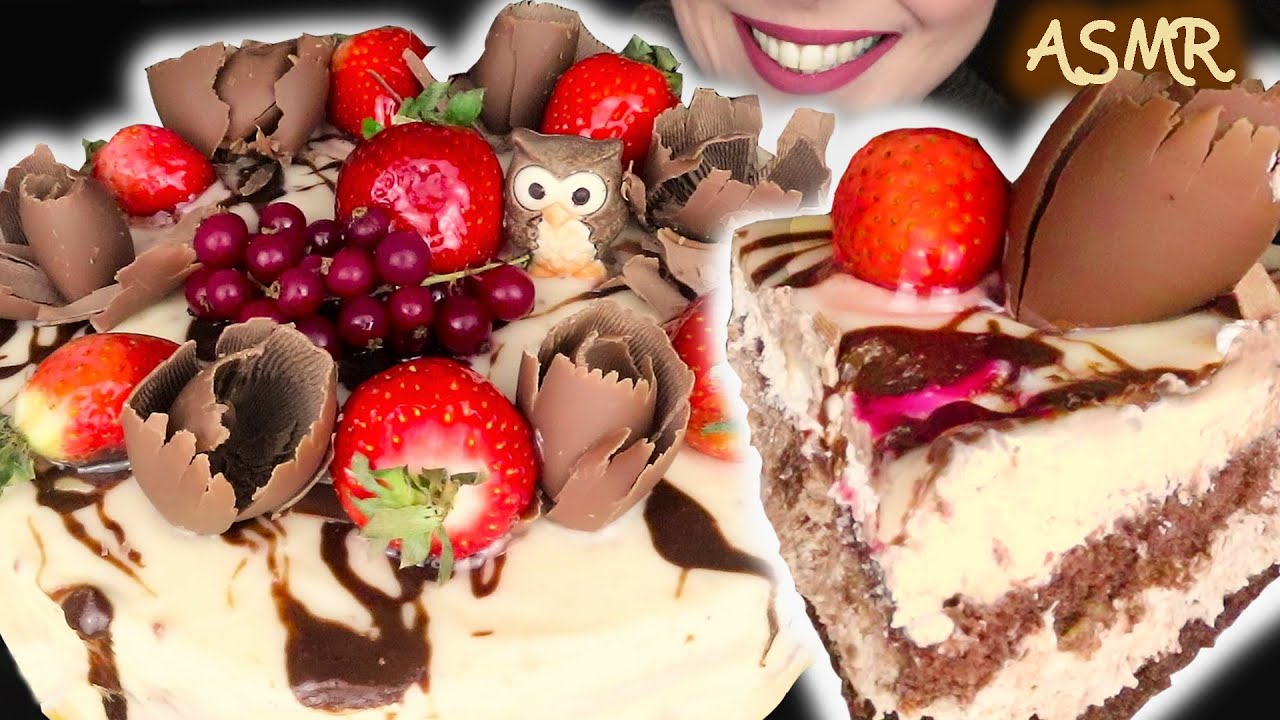 KINDER BUENO CHOCOLATE CREAM CAKE 🎂 | No Talking | ASMR Mukbang - 먹방 | Real Eating Sounds