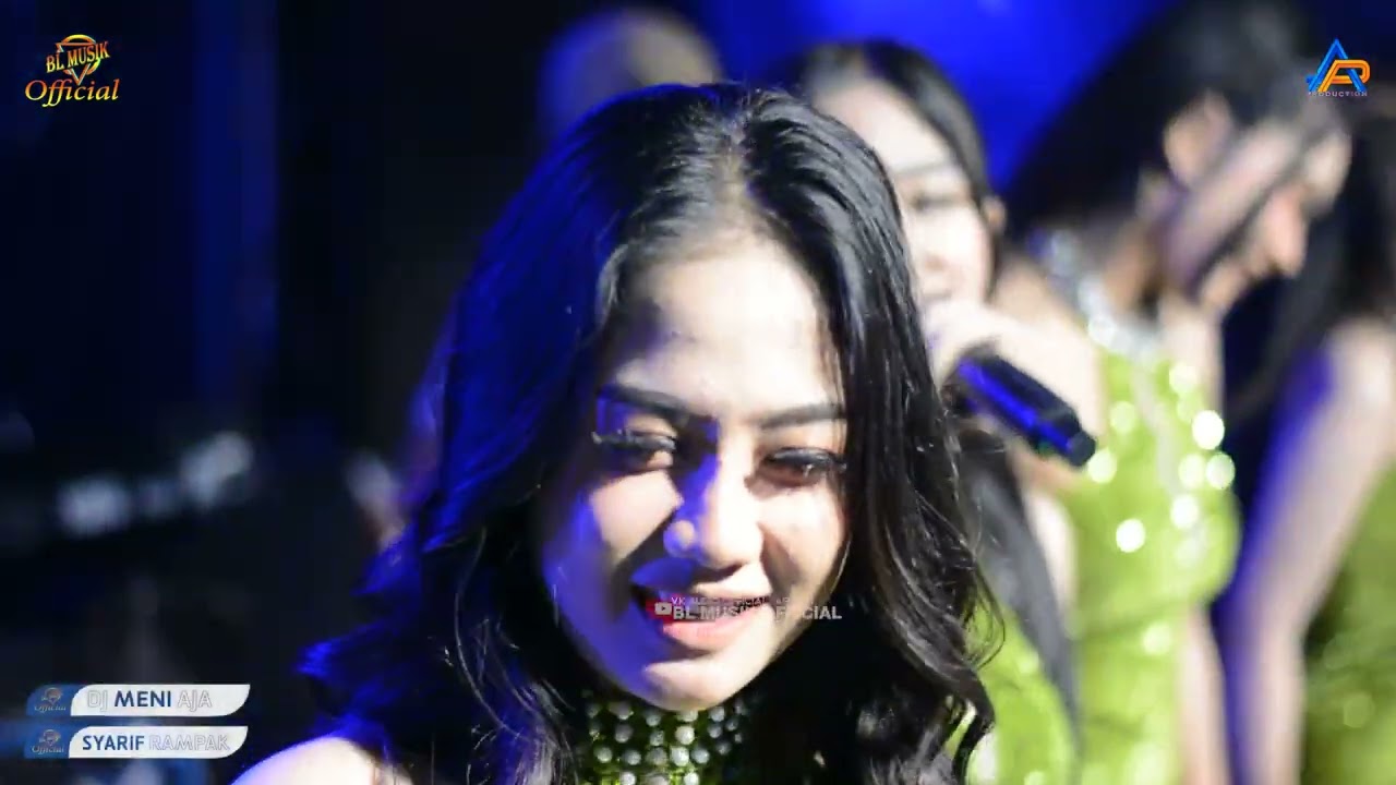 DUET ASIK YUNIN FT SINKA -TERBUANG KU TAK BERMAKNA- BLMUSIK LIVE IN CIRARAK SUKAJAYA BOGOR 