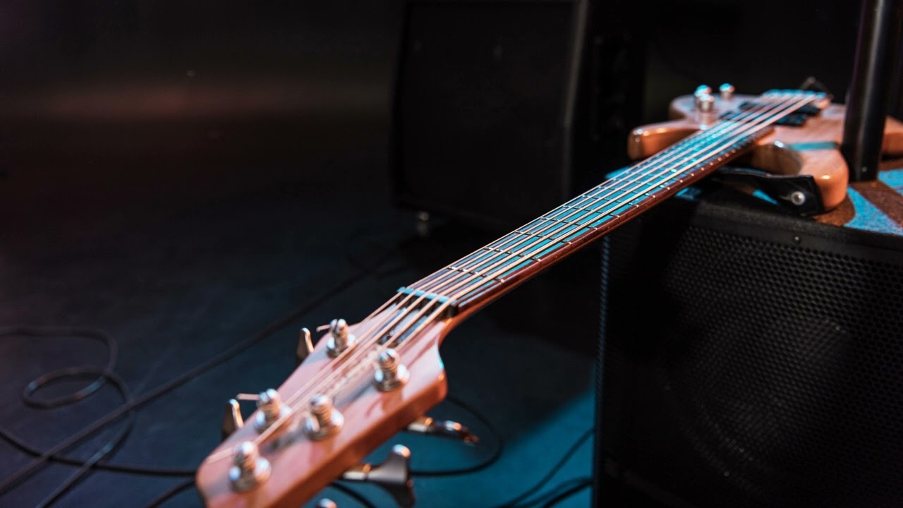 Sade - Hang On To Your Love (bass backing track)