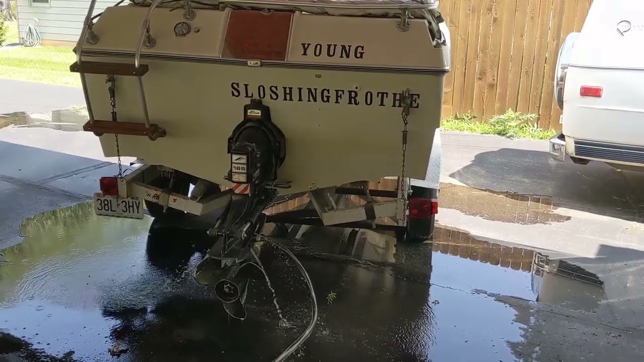1976 Mark Twain Fish 'n' Ski Dry Dock Startup