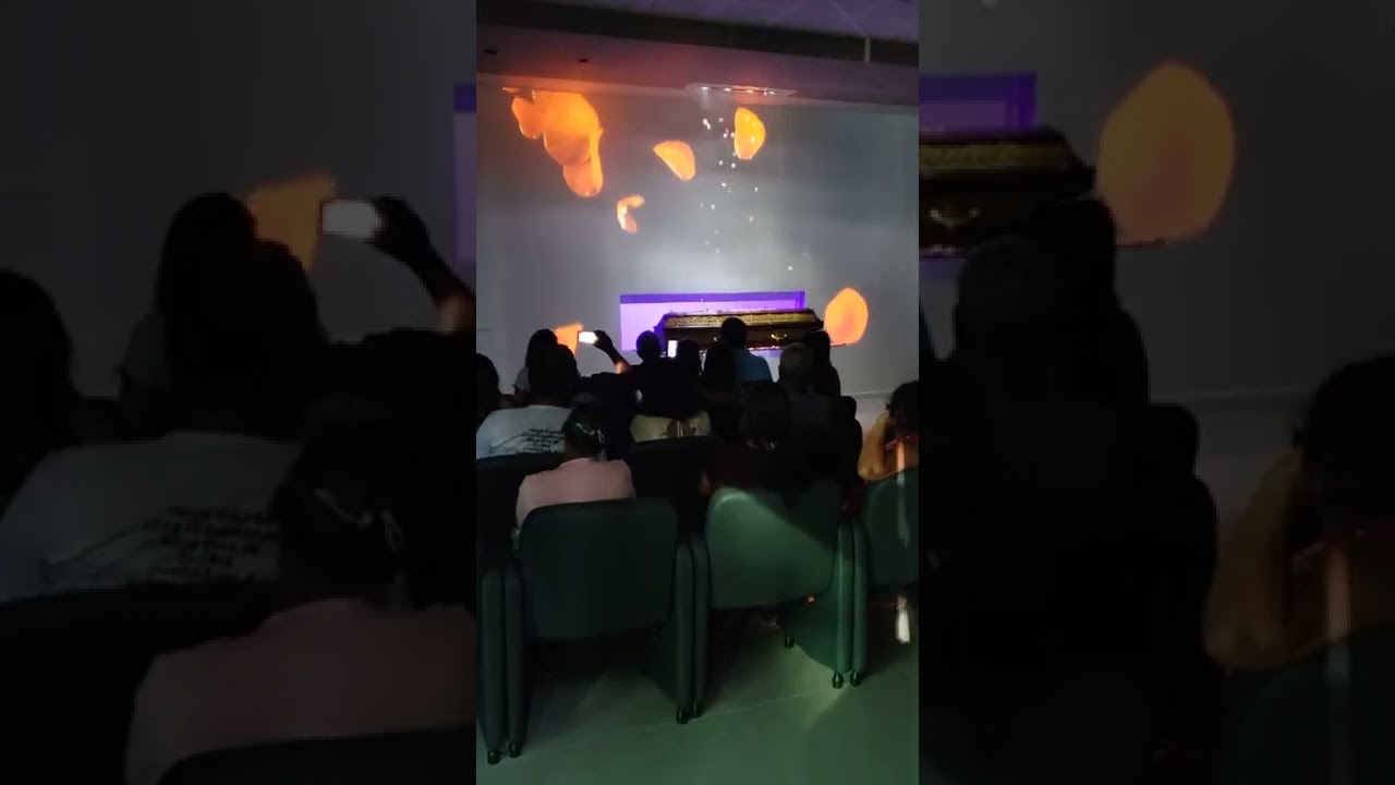 Cerimônia de cremação dona Bio