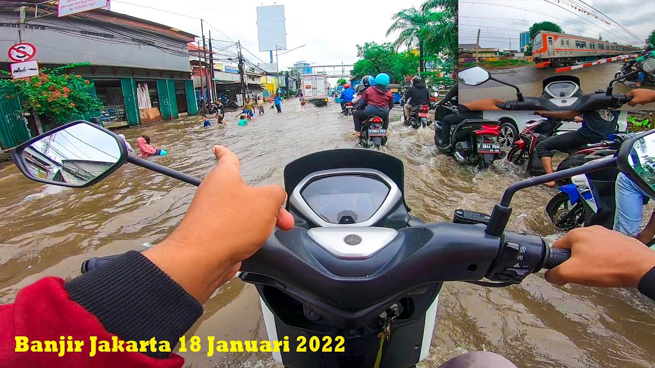 MOTORIDE Menembus BANJIR Di Jakarta Keperlintasan Kereta Api, Mesin Motor Auto Mati