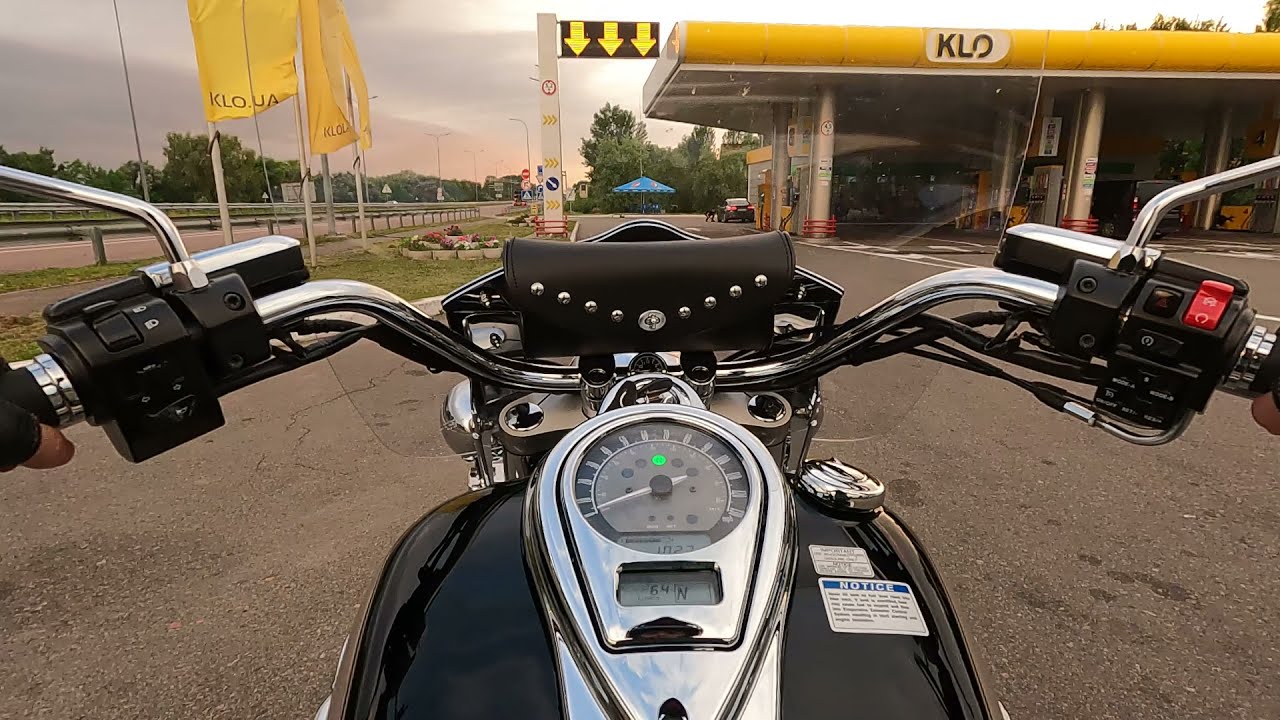 Kawasaki Vulcan 1700 Classic start of movement