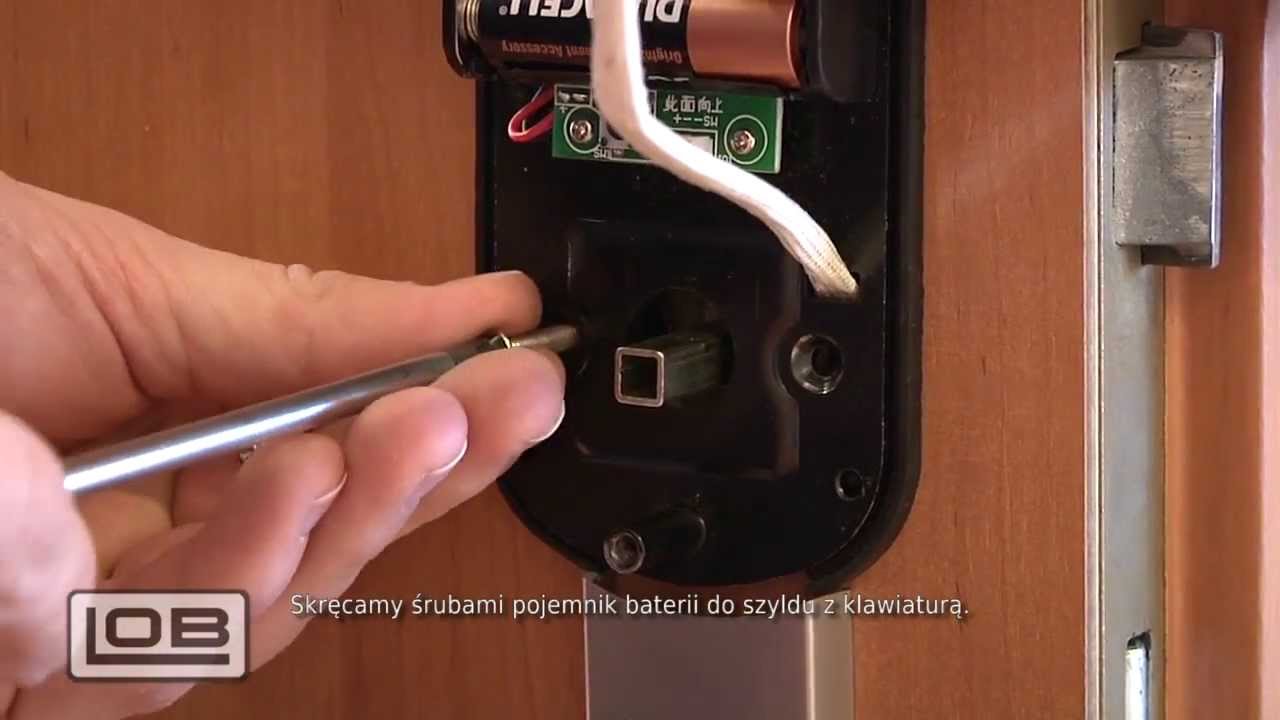 Montaż zamka elektronicznego C002