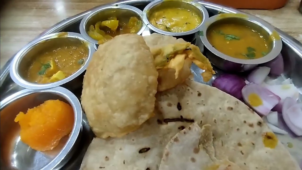 Unlimited vegetarian Thali at New Diamond restaurant. Belapur, Navi mumbai.