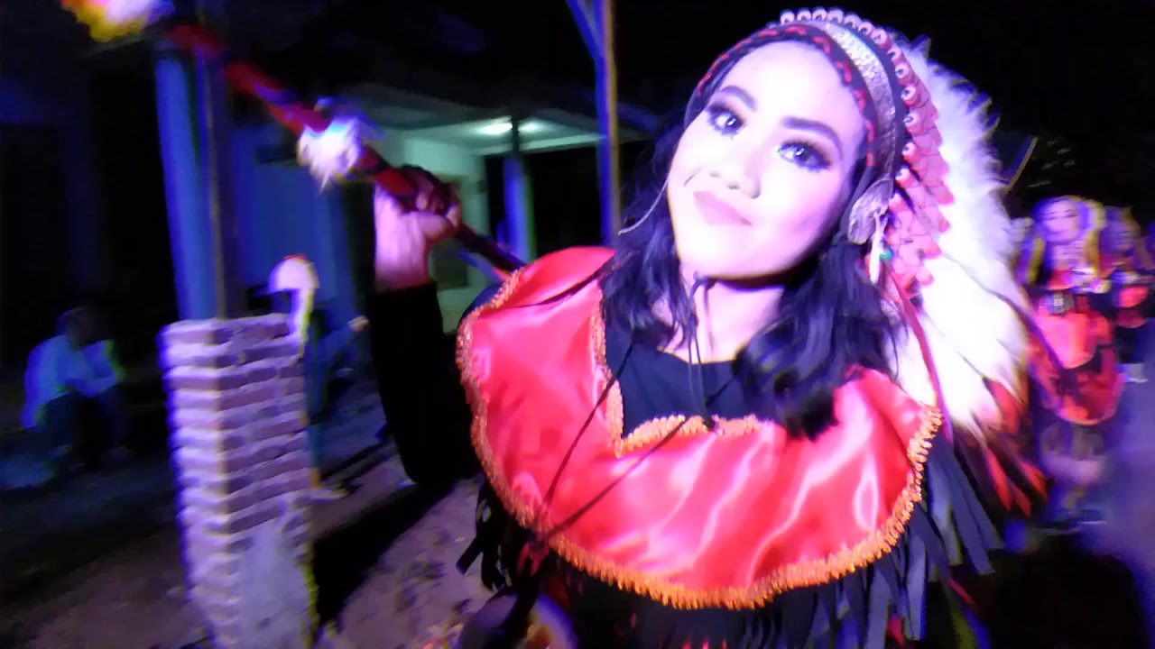 Karnaval Dayak Di Amadanom Dampit