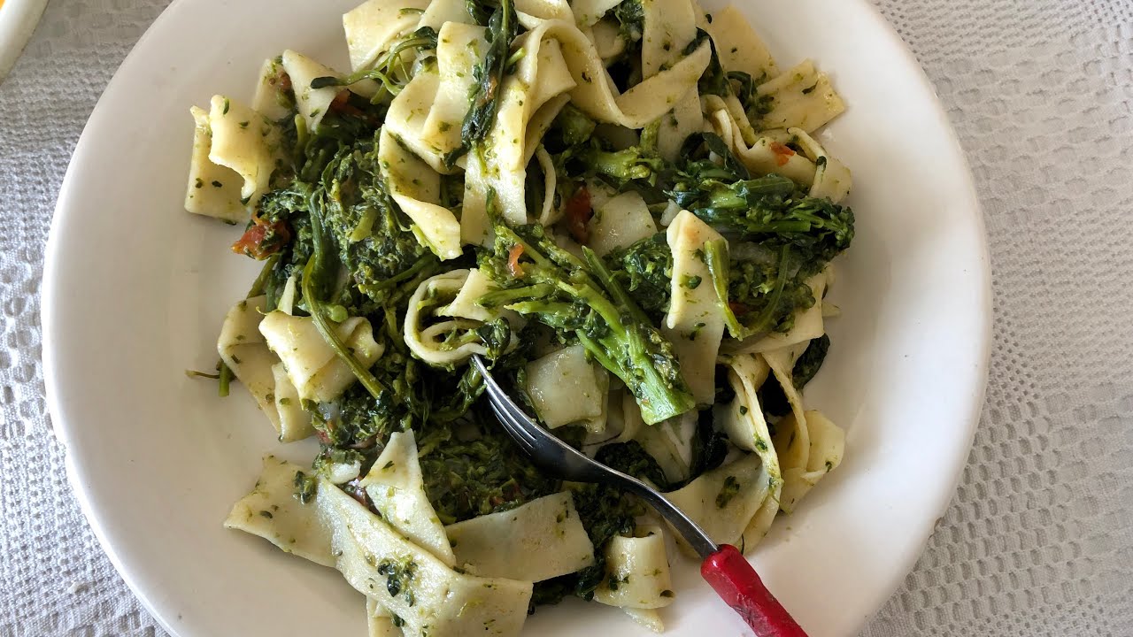 Pasta Grannies discover mugnoli broccoli pasta from Puglia!