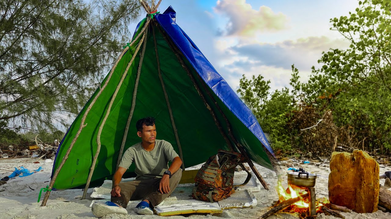 SOLO SIMPLE ADVENTER LIFE NEAR THE BEACH, THE FINDING SEA FOOD AND EATING IN A HUT UNTUL NIGHT ALONE