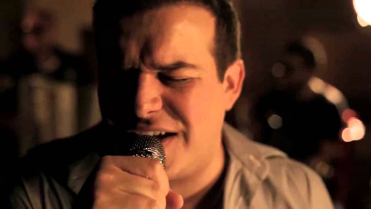 Marcos & Belutti   Ent&atilde;o Foge Clipe Oficial