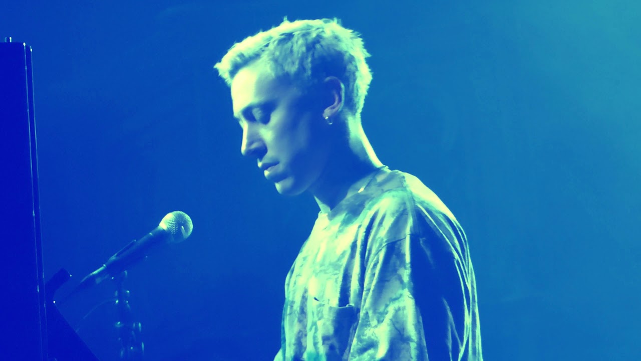 Noah Gundersen - Union Chapel, London 16 Jan 20 - compilation of small video clips