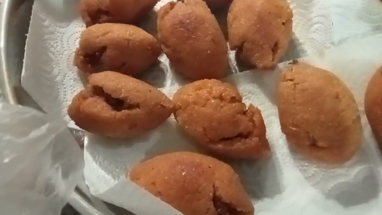 Kıymalı acılı içli köfte kızartıyoruz  tadına bayıldık muhteşem olmuş 