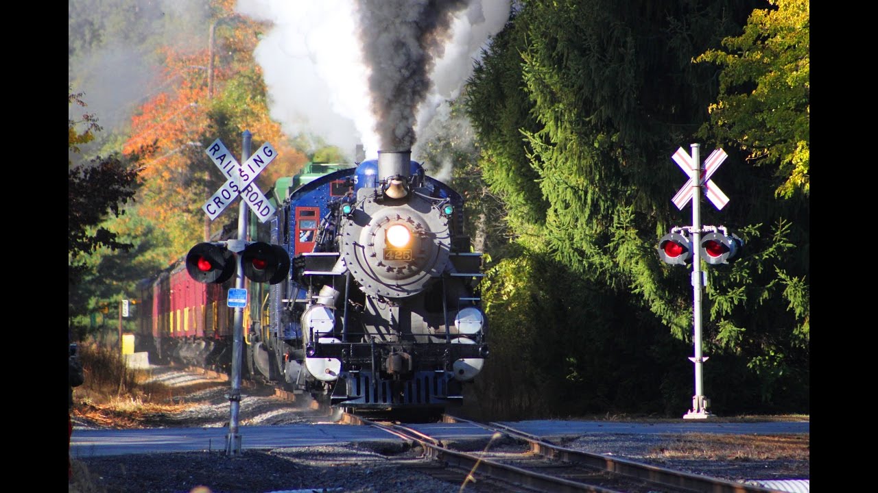 Steamin' Through the Fall Foliage 2016 Edition (Feat. Reading & Northern 425)
