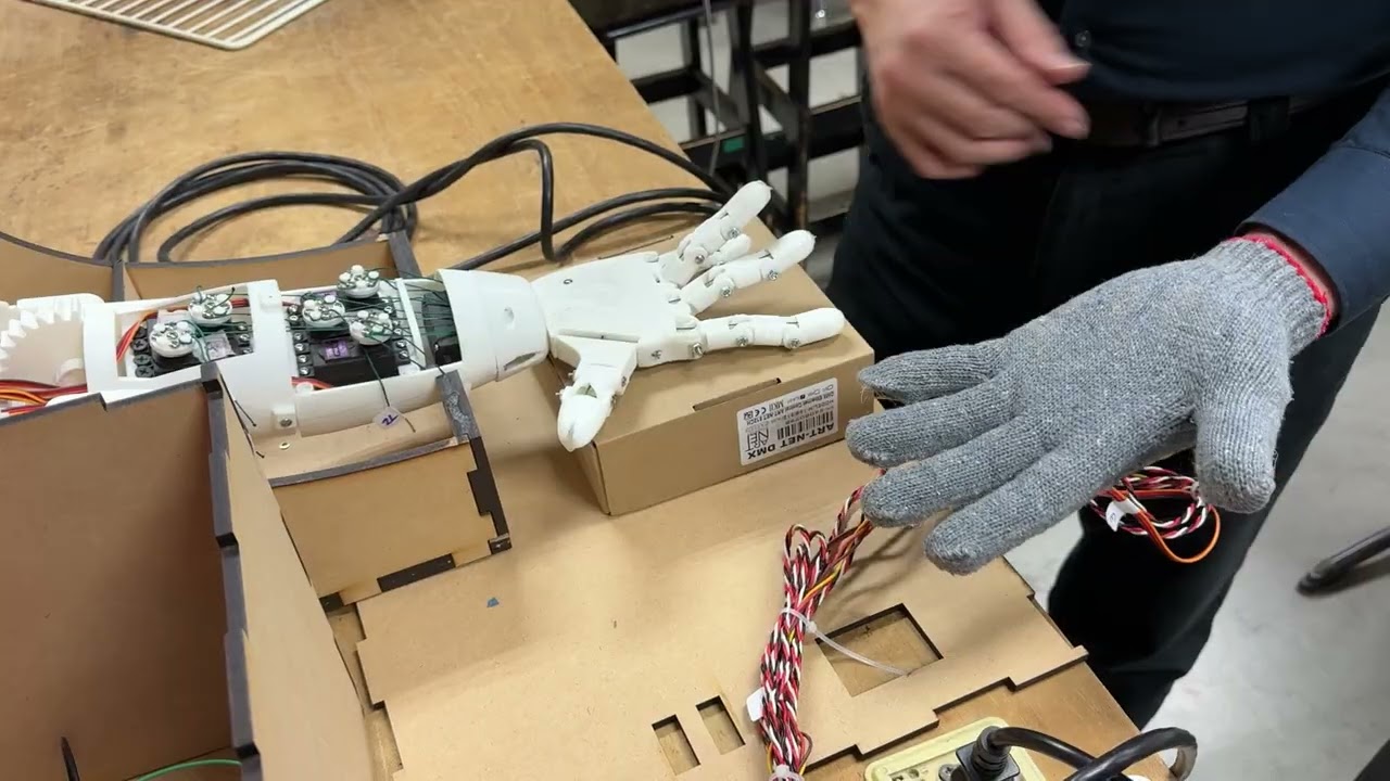 無線傳輸機械手訓練、紀錄與重播—完結篇（Flex 2.2 彎曲感測器測試實驗06）