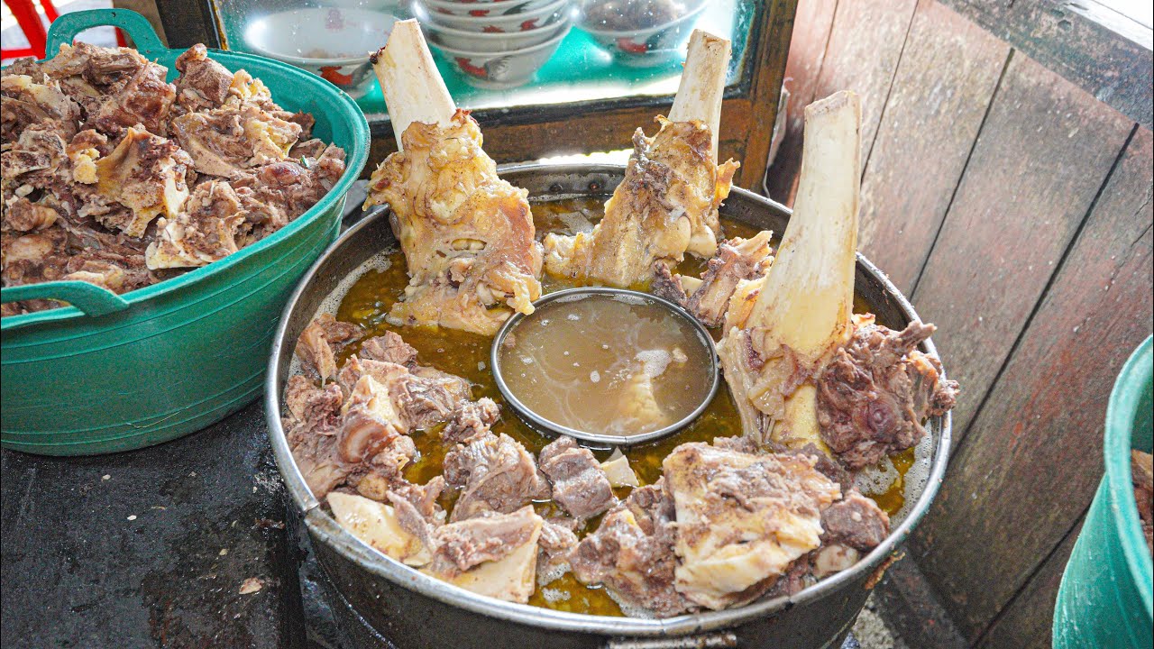 AWAL JUALAN CUMA 2 EKOR BUNTUT SAPI, SEKARANG BISA HABIS 200 KG SEHARI !!!