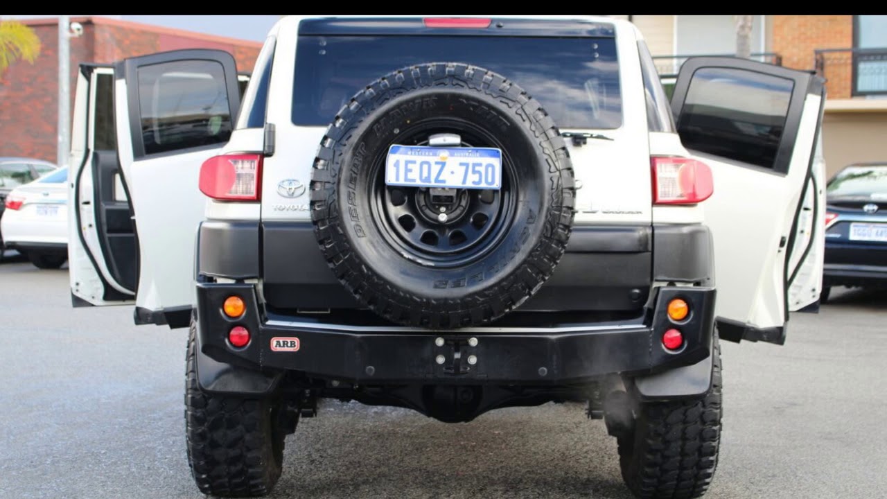 2012 Toyota FJ Cruiser GSJ15R French Vanilla 5 Speed Automatic Wagon