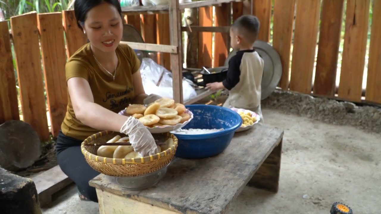 How to Make Giant Donuts with Your Son to Sell - Baby Care | Daily Life of a Single Mom