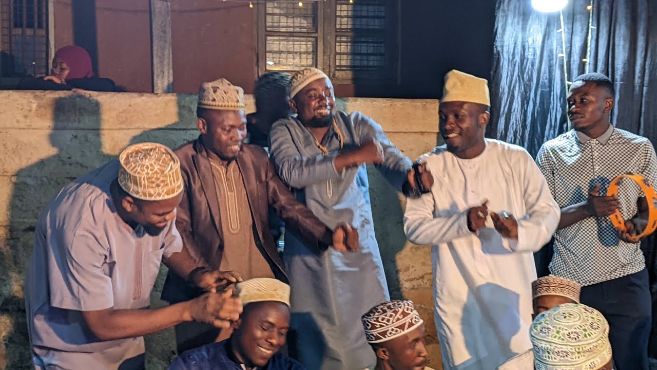 DUFU KUBWA MUHAJIRINA MADRASA BAYYAT YA KIVITA MASHALLAH MAULID MADRASA ISTIQAMA MAWENZI MOROGORO