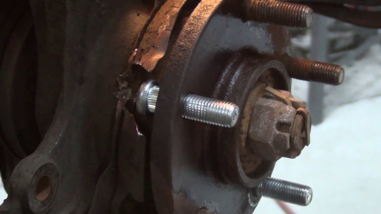 How to replace a wheel stud video demonstrated on 2006 hyundai sonata