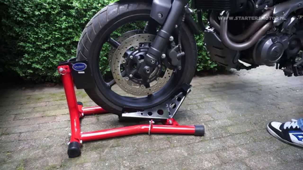 Datona inrijklem motor / motorcycle wheel chock (time lapse)