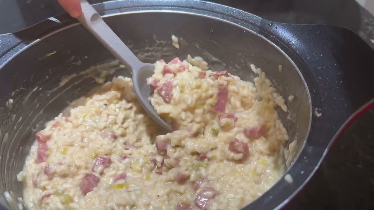 RISOTO DE LINGUIÇA BLUMENAU COM ALHO PORÓ 