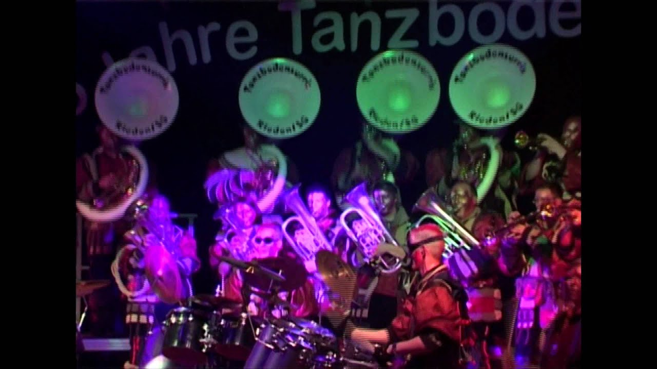 Guggenmusik Tanzbodensurris - Tubthumping - Zugabe - 25 Years Surris- 12