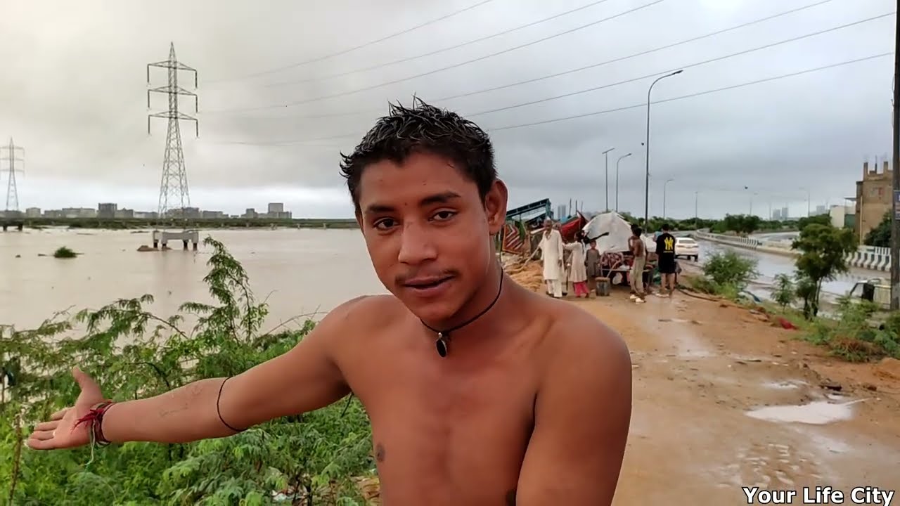 Worst Flood in Karachi - Bridge Submerged in Flood Korangi Crossing Malir Nadi