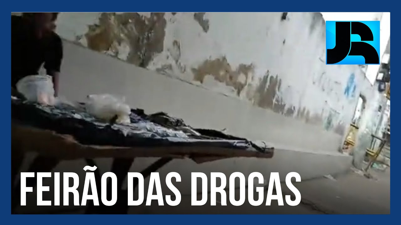 Exclusivo: traficantes promovem feira de drogas nos acessos à comunidade do Jacarezinho, no Rio