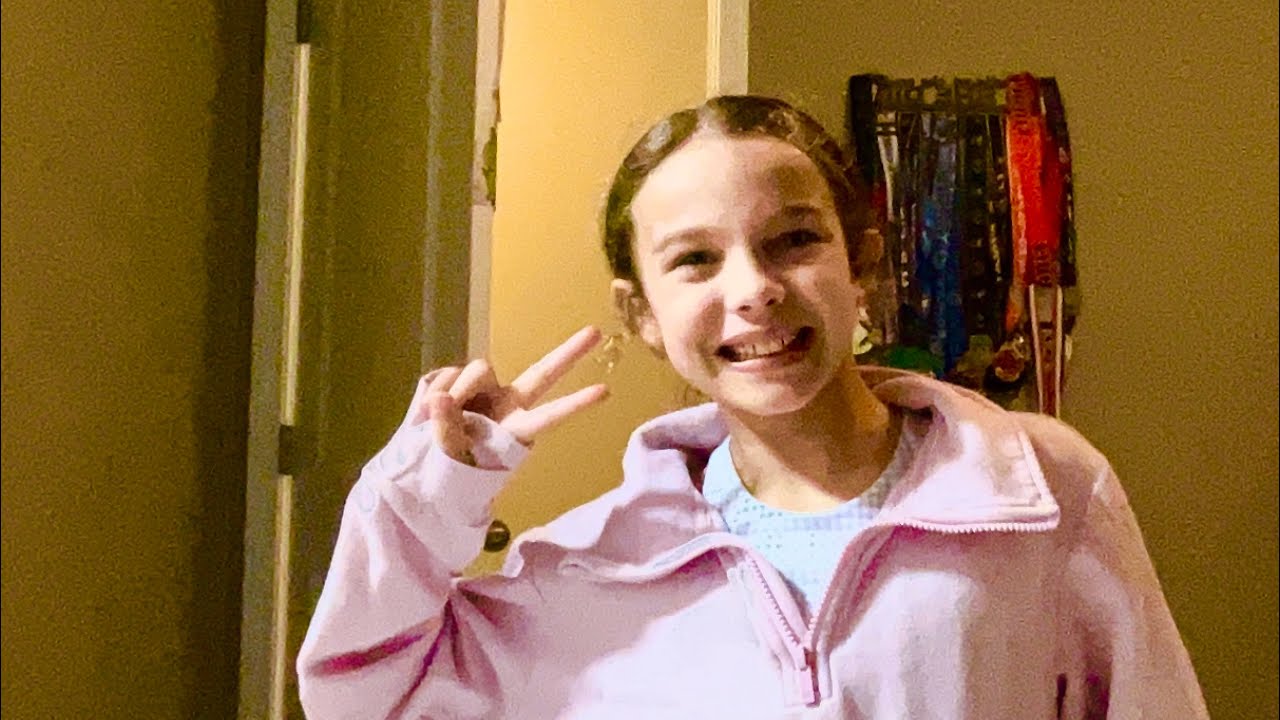 ￼ Back to school with my cheer flexibility ￼#