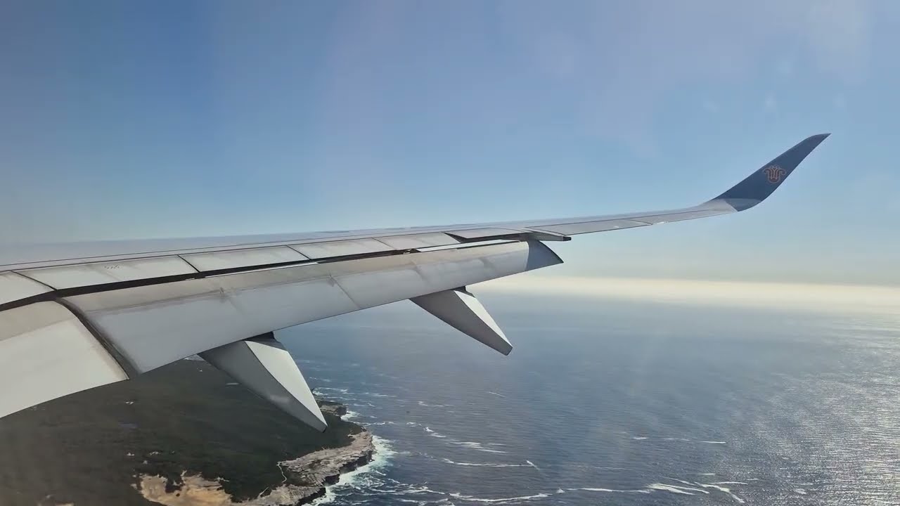CHINA SOUTHERN Airbus A350-900 Landing in Sydney. 