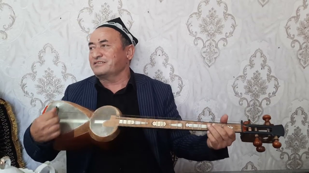 Журабек Ширинов биз у'ша у'шамиз шинавандалар даврасида.
