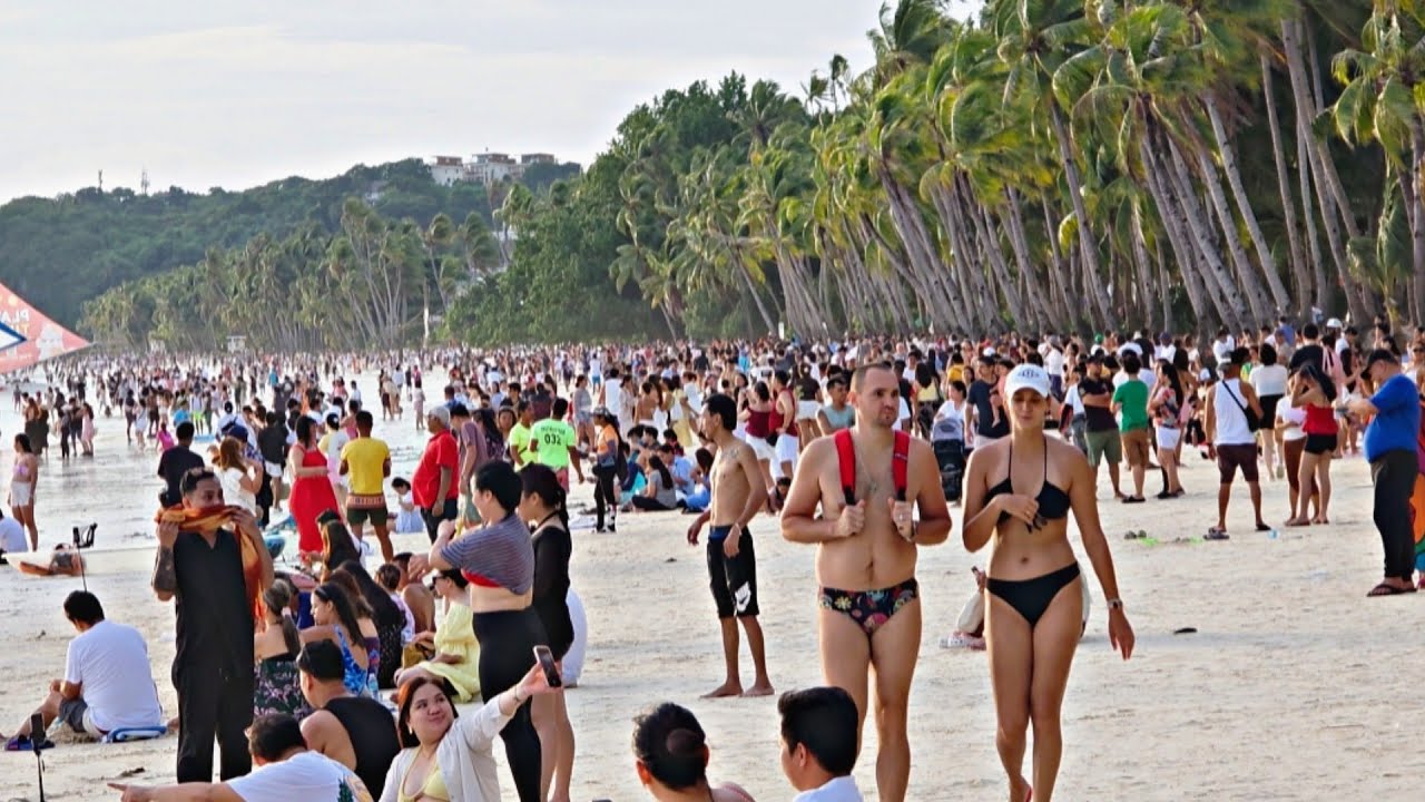 Look! This is Boracay White Beach on June 28 2025 5:00pm Walk To Busy at Station 2 and Station 1