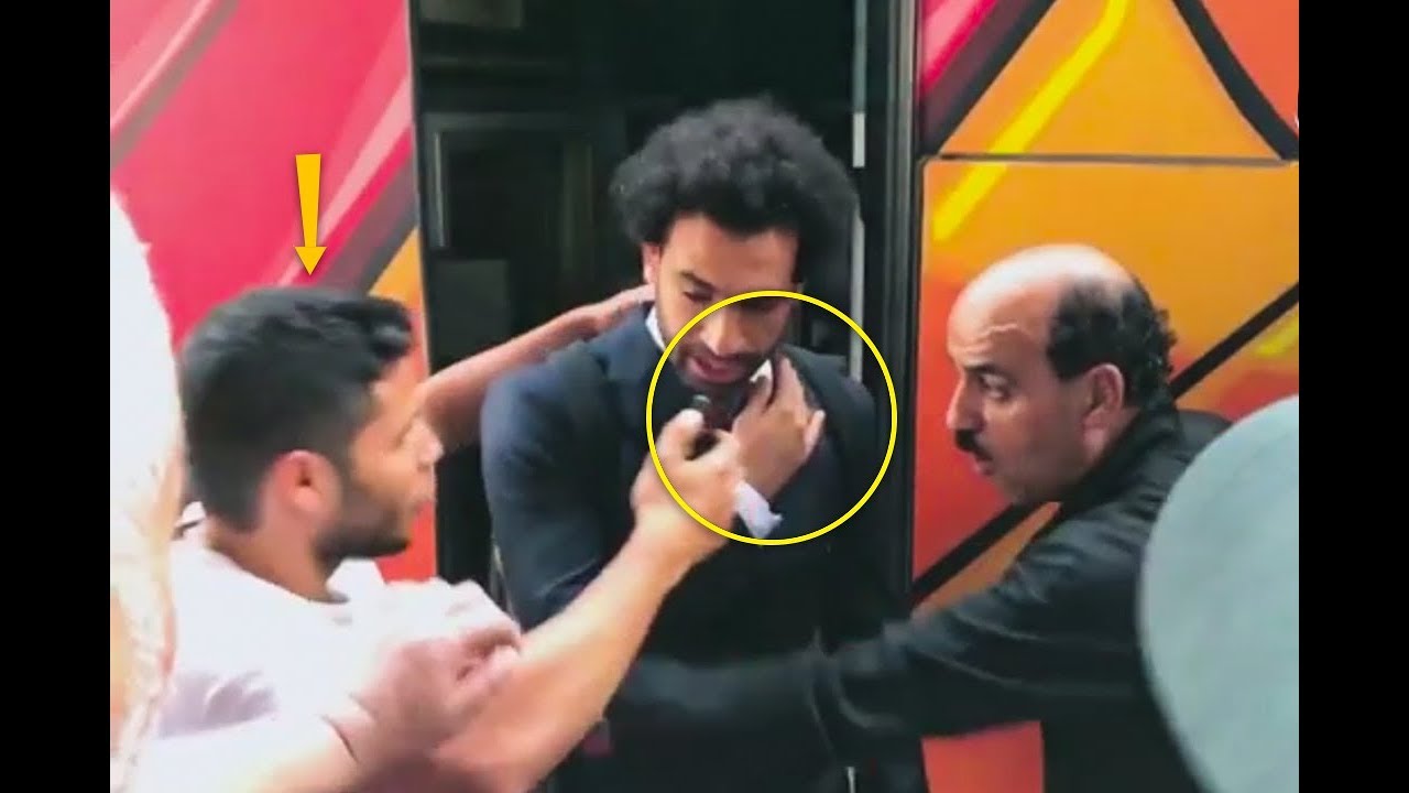 This what Mo Salah did after a fan touched his injured shoulder