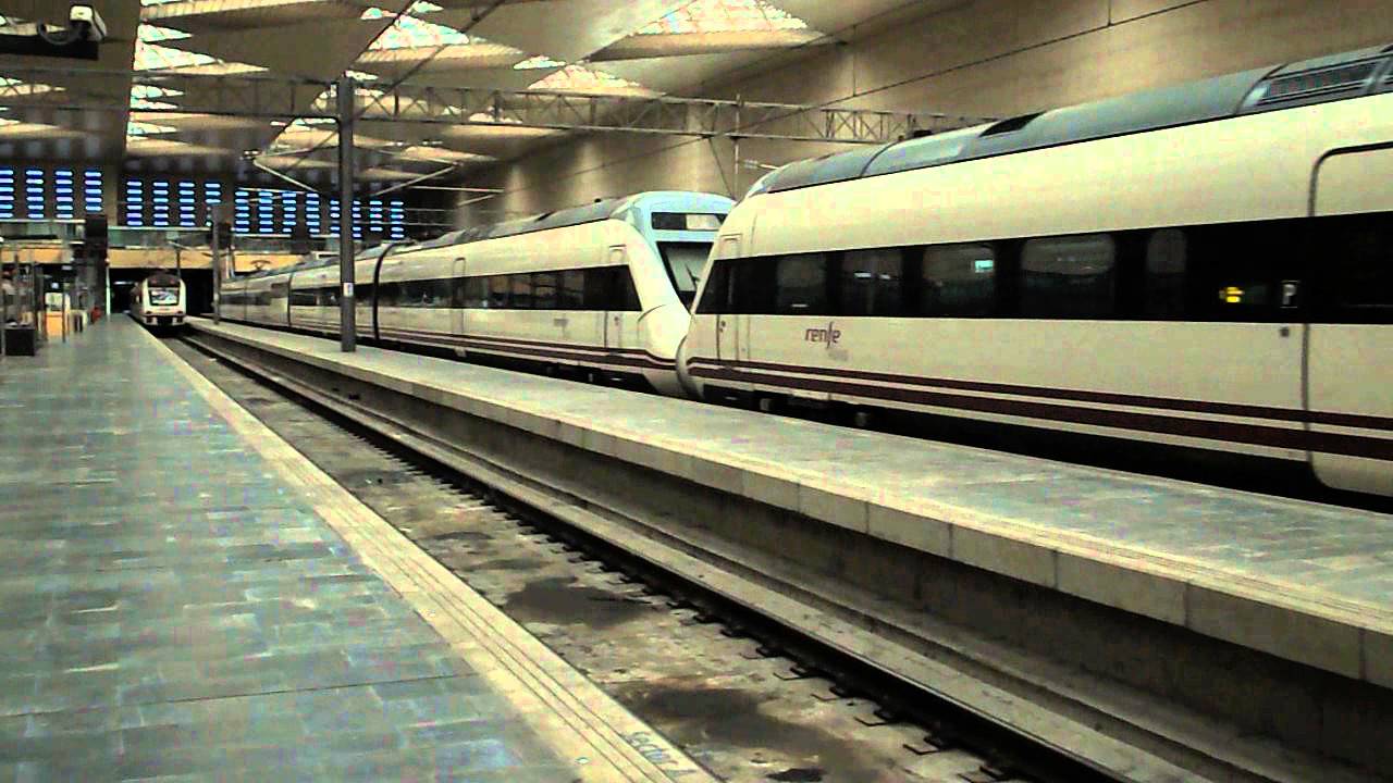 Renfe ALVIA - 120 + 120 saliendo de Zaragoza delicias en ancho UIC