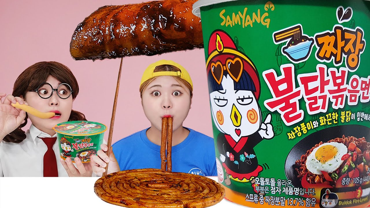 Mukbang Giant Fire Spicy Noodle& Giant Sausage 하이유의 대왕 짜장불닭볶음면 대왕 소세지 불닭쌈 먹방 | HIU 하이유