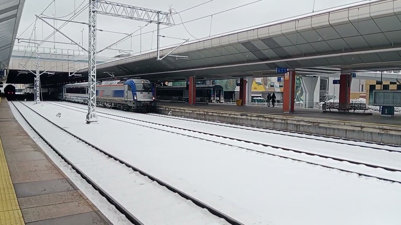 EU07-324 z TLK COMENIUS do Krakowa Gł. wjeżdża na stację Kraków Gł. 23.11.2025