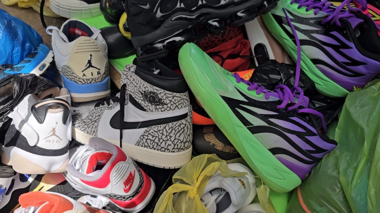 ENCONTRE  BUENOS SNEAKERS  CACHINEANDO  DESDE LA MADRUGADA  /  THE SNEKEARCHEIN