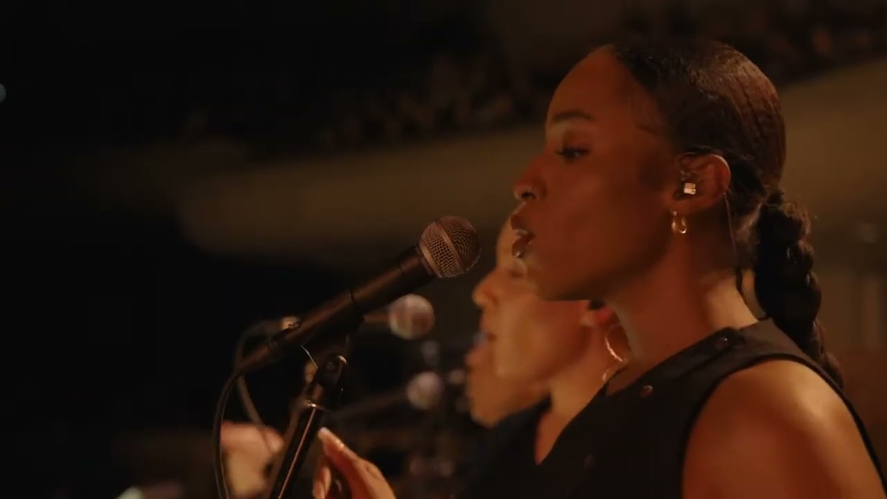 What Becomes Of The Broken Hearted - Charlotte Day Wilson (live at Red Bull Symphonic)