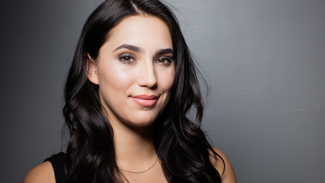 A Polished Makeup Look for a First Date | Monika Blunder