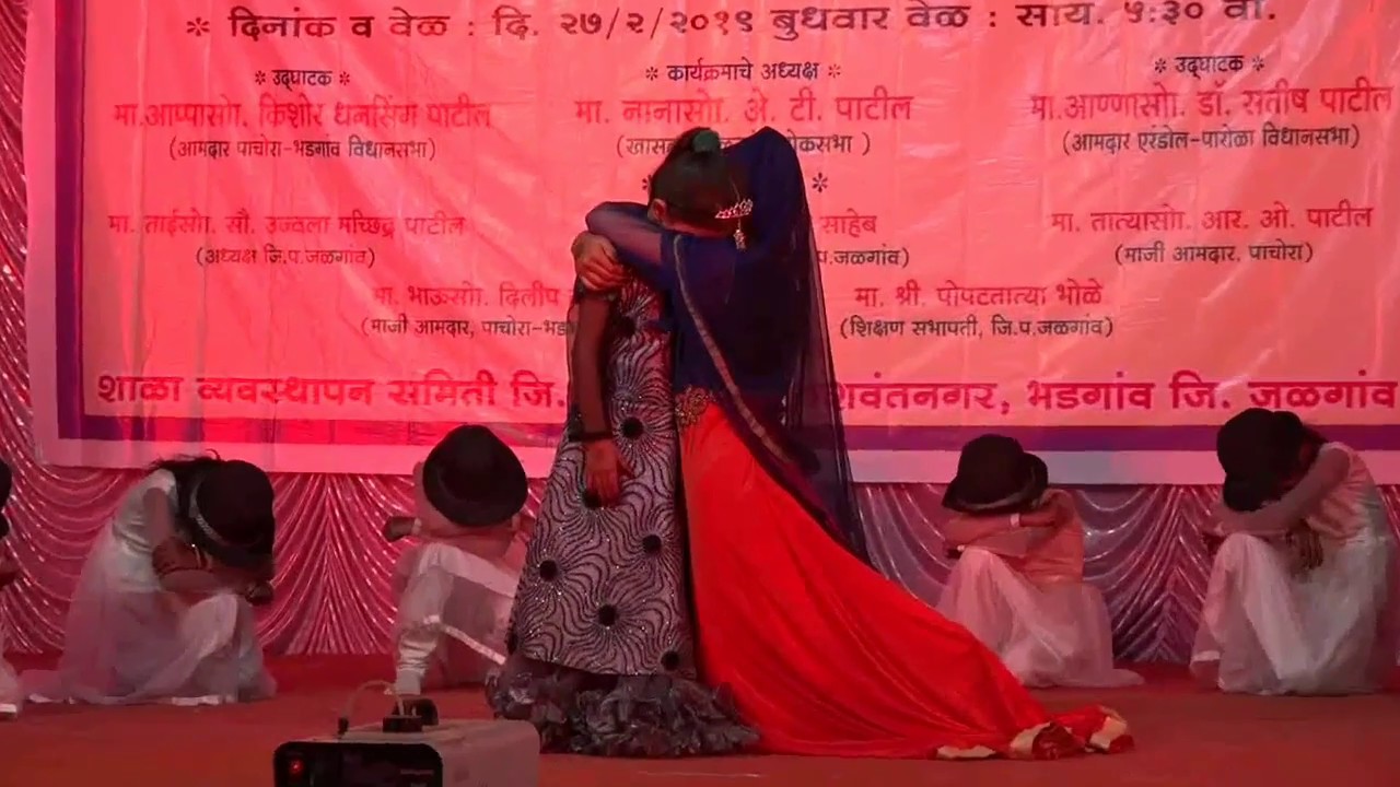 Paas bulati hai itna rulati hai maa.... Very emotional song by yashwant nagar urdu school students b