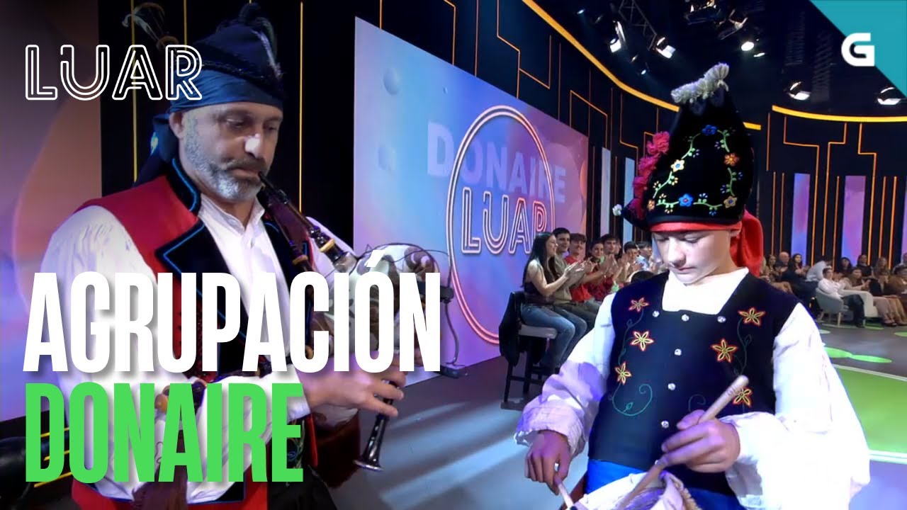 A agrupación Donaire da Coruña bailan 