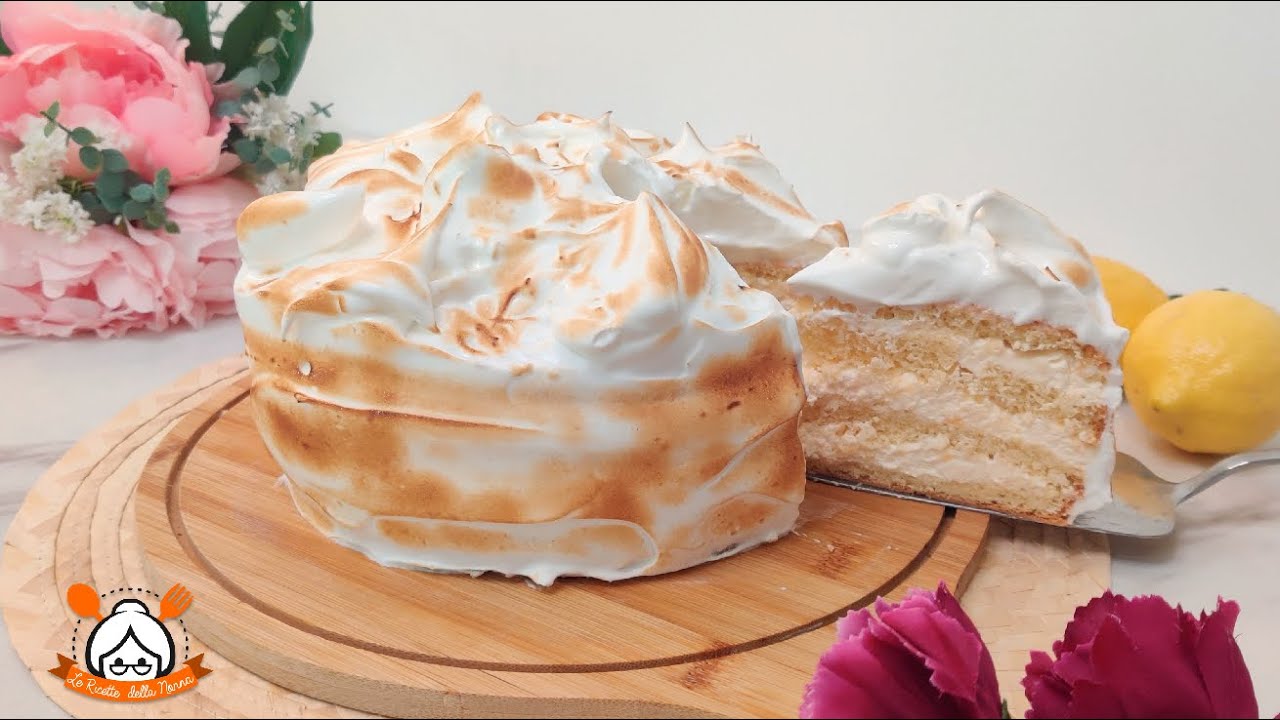 LA RICETTA PER LA TORTA MERINGA FATTA IN CASA: CREMA CHANTILLY E MERINGA