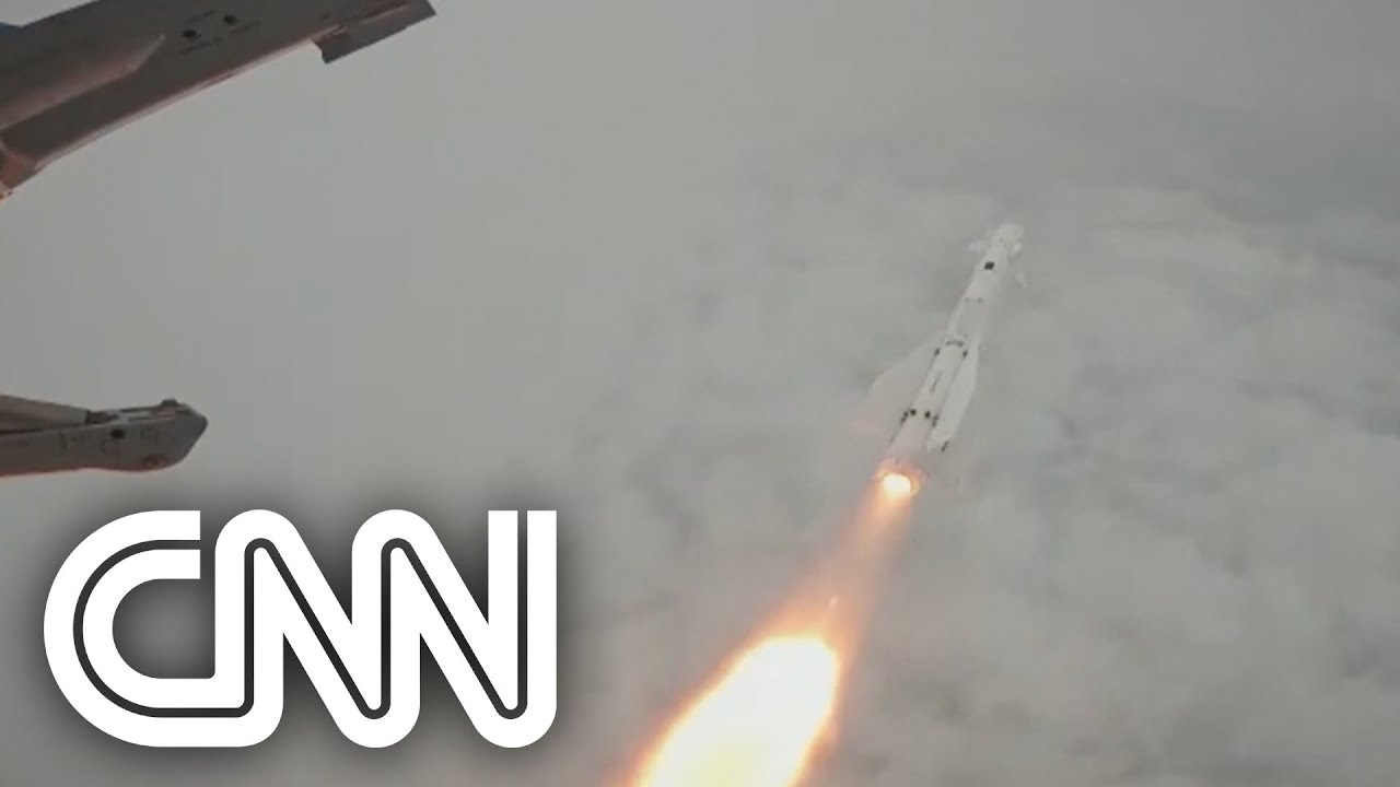 Rússia divulga imagens de caças disparando mísseis | WW