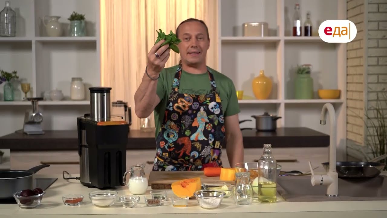 Домашняя тушёнка и оладьи из курицы с розовым соусом | Всё просто с Василием Емельяненко