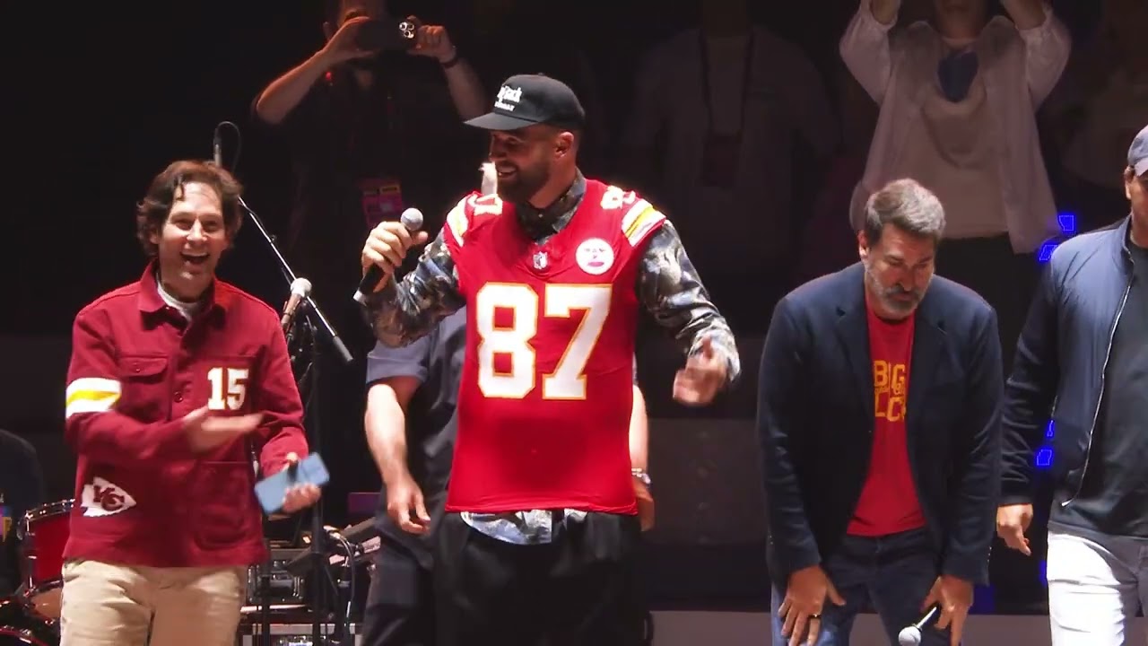 Patrick Mahomes to Travis Kelce: 