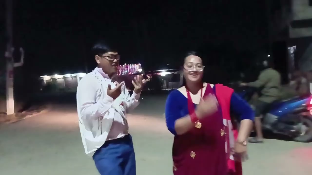 Aadi_khola #deusivailo #dancingsong #salaijo #tiharvibes #dinisha 