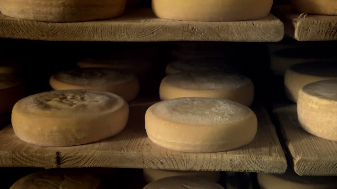 Alto Adige | storie da vivere | I buoni emessi da Alexander Agethle fruttano formaggio